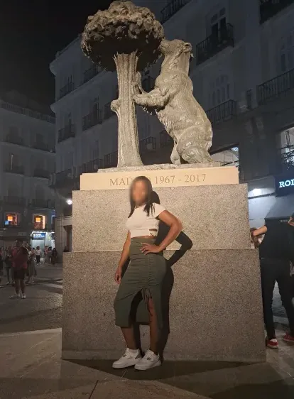 Amira, 34