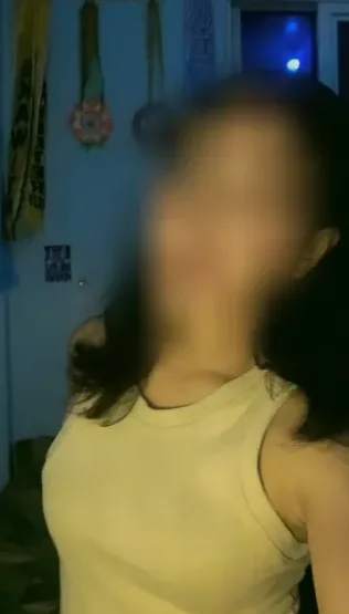 Amira, 22