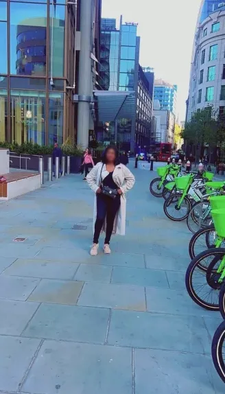 Carla, 33