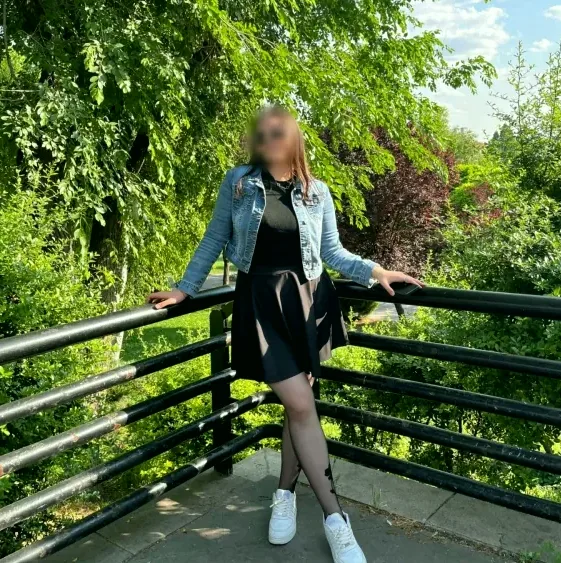 Carla, 21