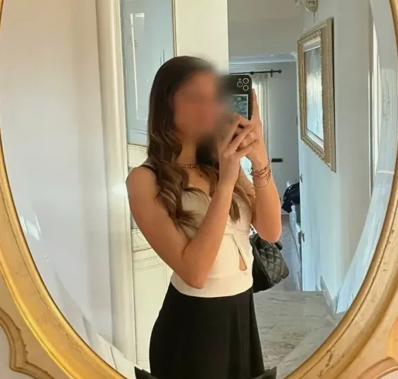 Emilia, 19