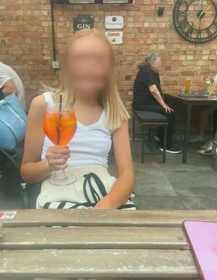 Greta, 26