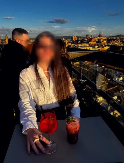 Helena, 37