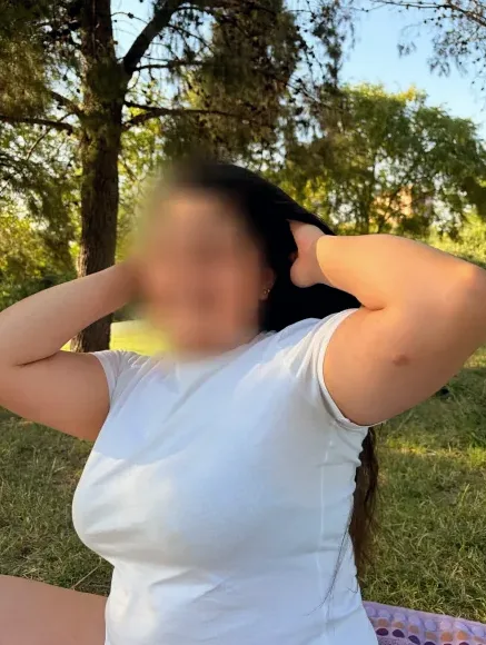 Michelle, 23
