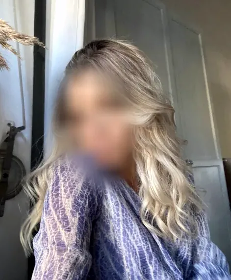 Pauline, 20