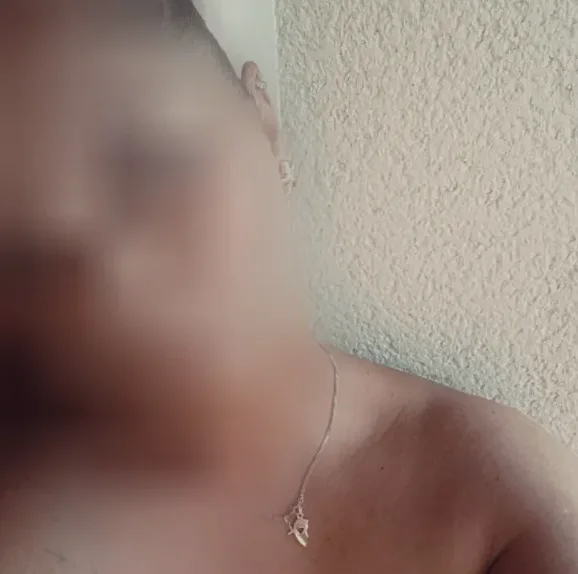 Sabrina, 29