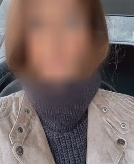 Sophie, 37