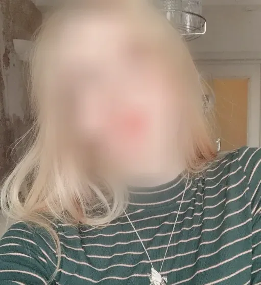 Vivien, 19